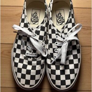 Unisex checkerboard platform VANS